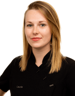 Portrait de Laurie, assistante dentaire au cabinet Implantocean à la Baule